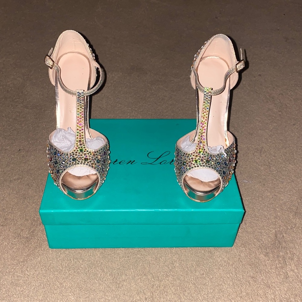 Lauren Lorraine Sandals Embellished High Heel T-strap Pump Sandal w/box